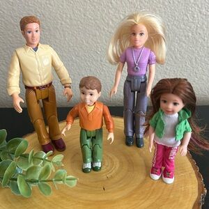 EUC Fischer Price My Loving Family Dad Mom Son Daughter Baby Family Lot Of 5 Set